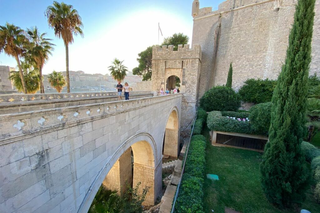 Vrata od Ploča - znamenitost Dubrovnika